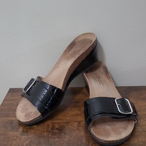 Vionic Black Patent Wedge Sandals size 8